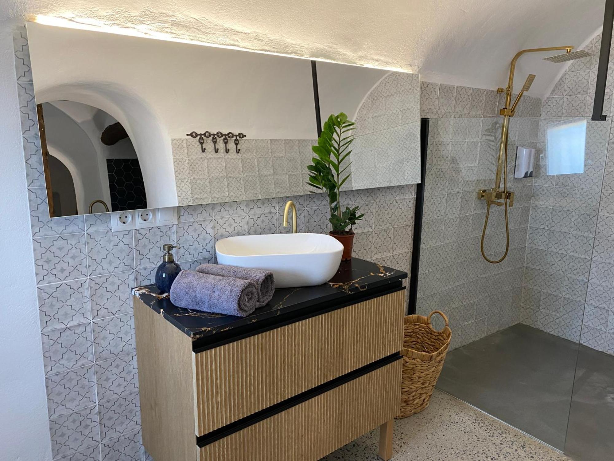 Cuevas Oro Y Arcilla Villa Guadix Luaran gambar